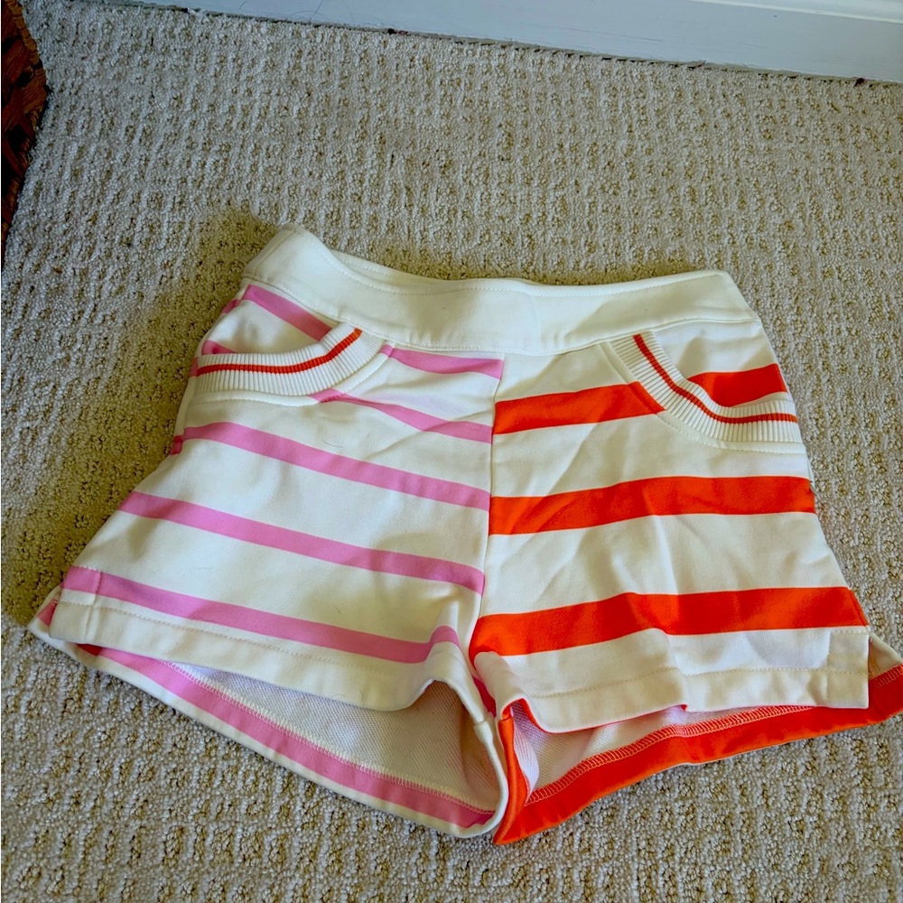 The cutest shorts ever with tags!